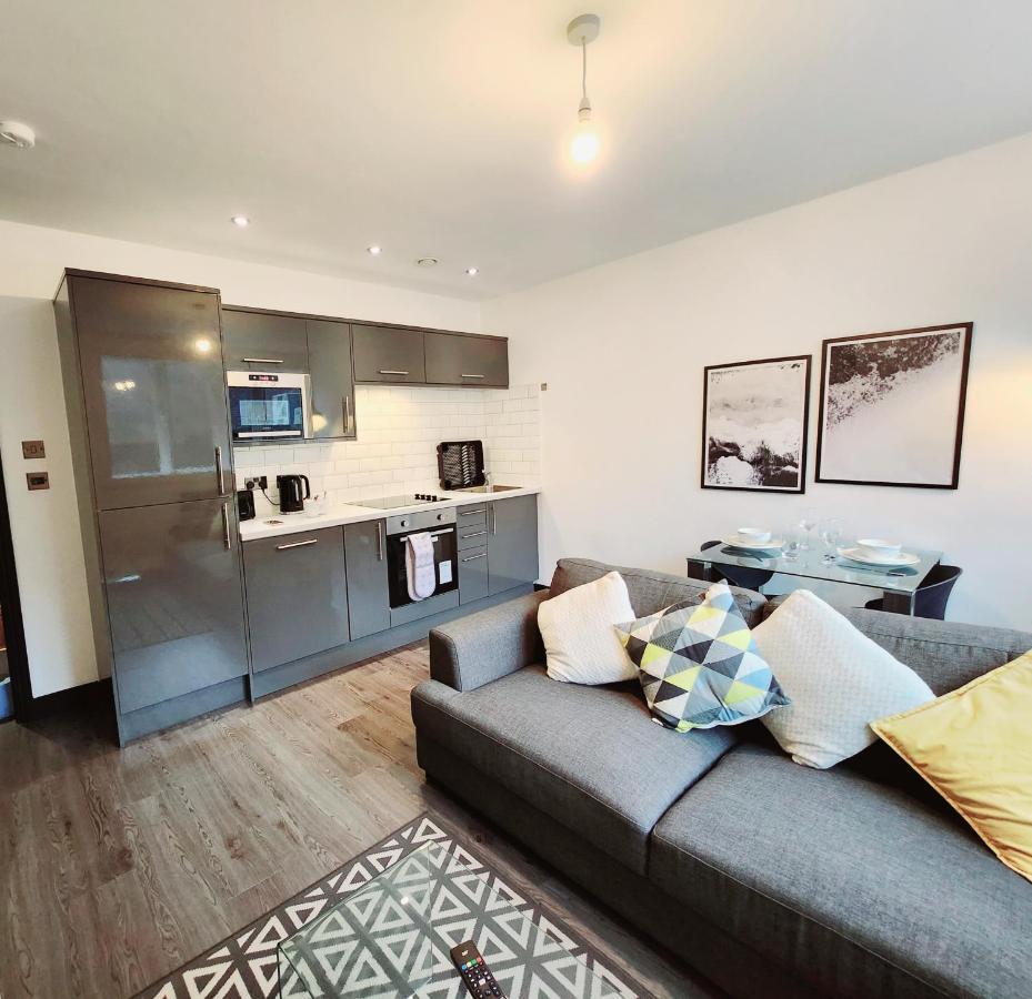 Cosy & Centrally Located 1bed In Apartment *